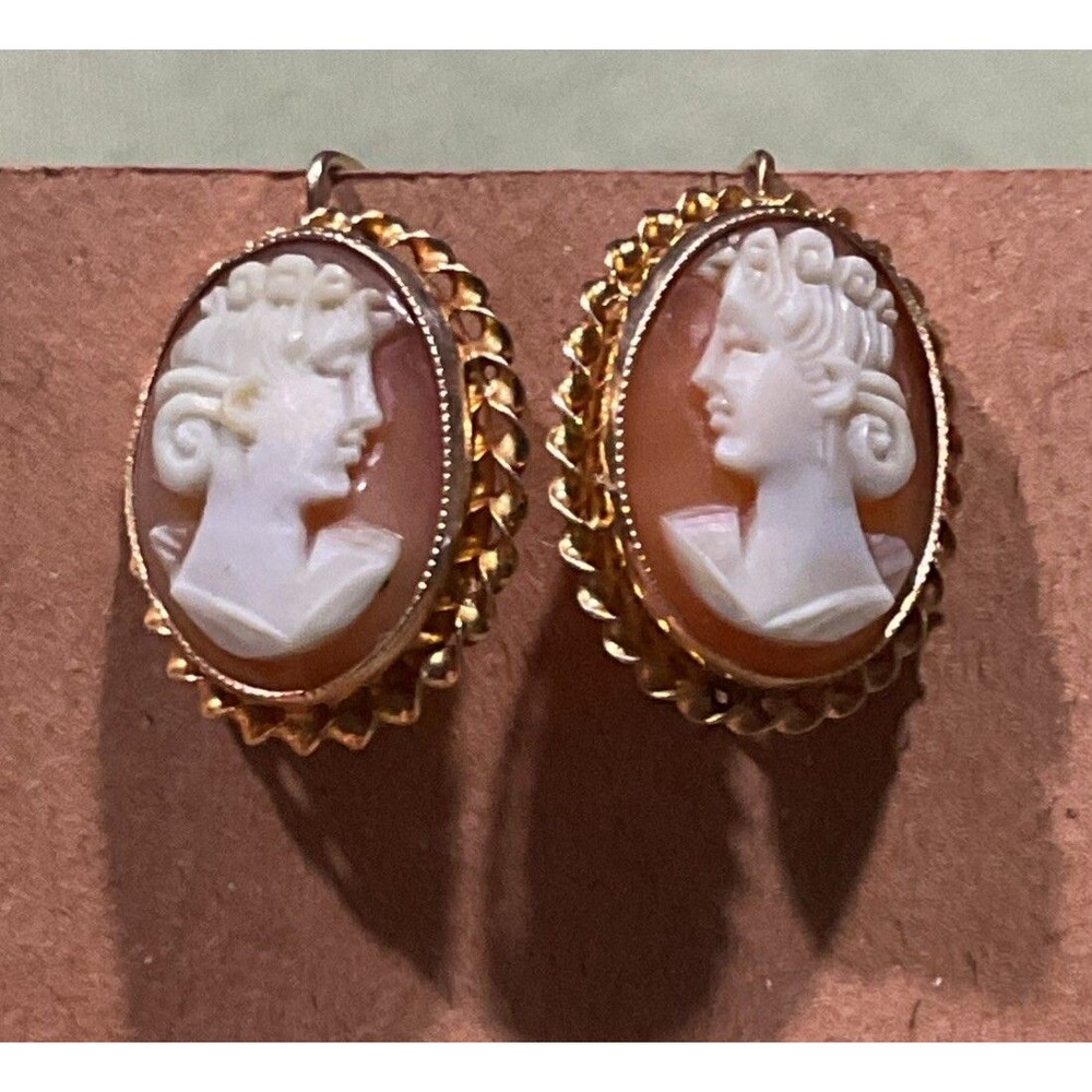 Vintage Estate 14k Gold Cameo Earrings Carved Shell Lady French Wire Closure